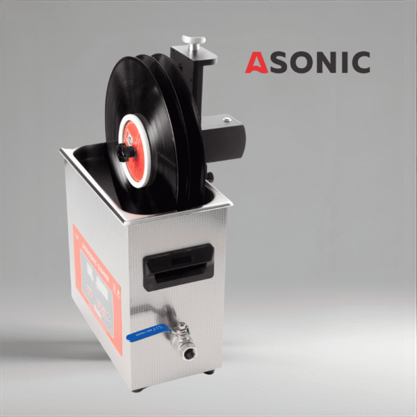 ASONIC Pulitore per 5 dischi - Solo accessorio ASONIC attacco per la pulizia del vinile per un massimo di cinque dischi, mostrato sulla parte superiore di un pulitore a ultrasuoni.