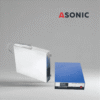 ASONIC-IND-PLATE-1 ASONIC IND-PLATE piastra industriale ad immersione ad ultrasuoni, che garantisce una pulizia potente e uniforme in vasche ad ultrasuoni di grandi dimensioni.